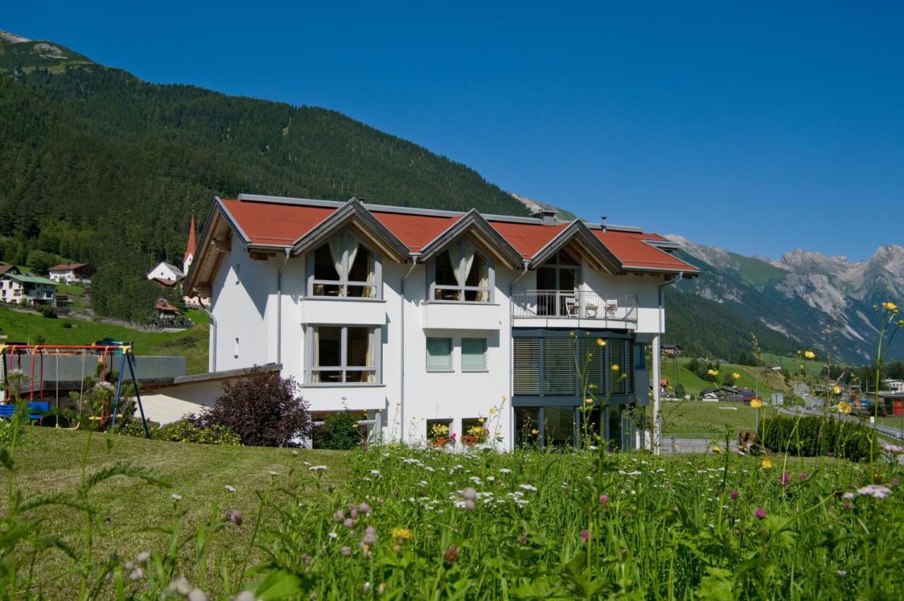 Adrian Bed & Breakfast Санкт Антон ам Арлберг Екстериор снимка