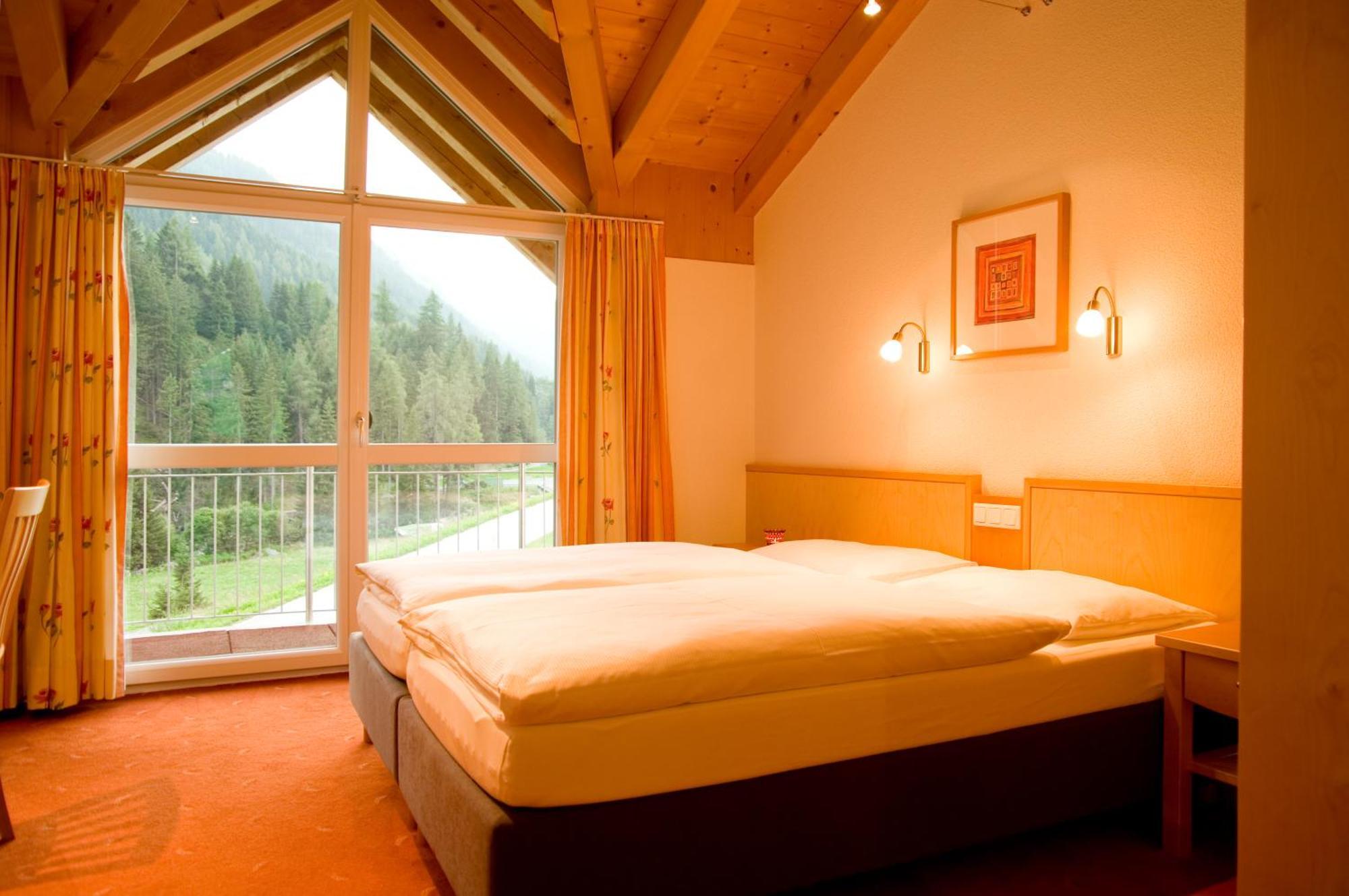 Adrian Bed & Breakfast Санкт Антон ам Арлберг Екстериор снимка